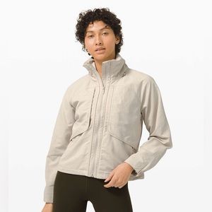 Lululemon Effortless Jacket - Dune